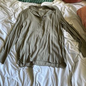 Green quarter button up. Soft fabric